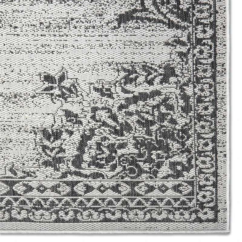 Nicole Miller Patio Country Azalea Medallion Loomed Rectangular Outdoor Area Rug