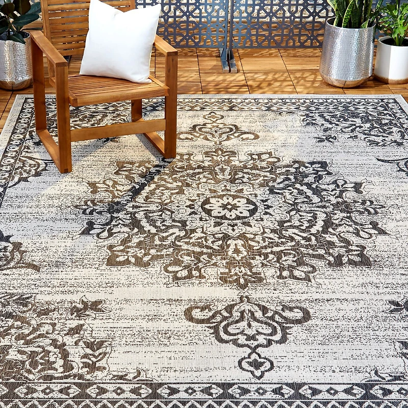 Nicole Miller Patio Country Azalea Medallion Loomed Rectangular Outdoor Area Rug