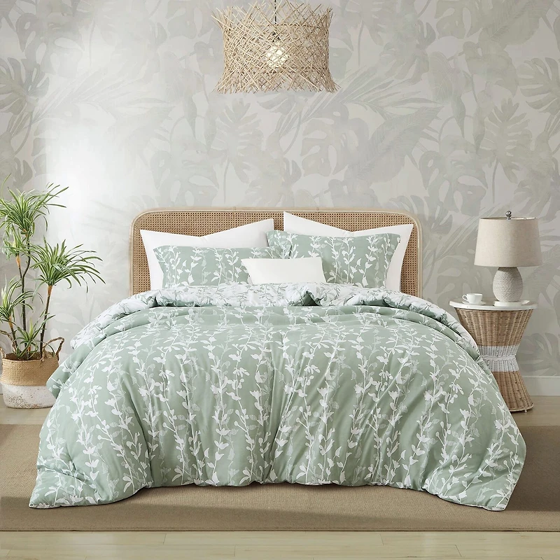 Stratford Park Marissa Leaves Easy Care Comforter Set