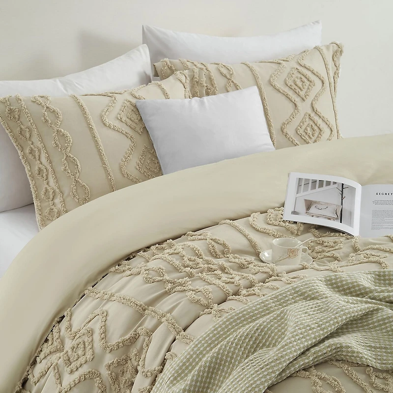 Stratford Park Alluya Geometric Easy Care Comforter Set