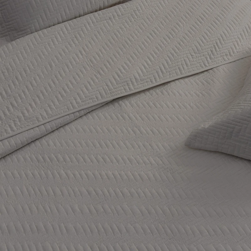 Linery Herringbone Stitched Quilt Set