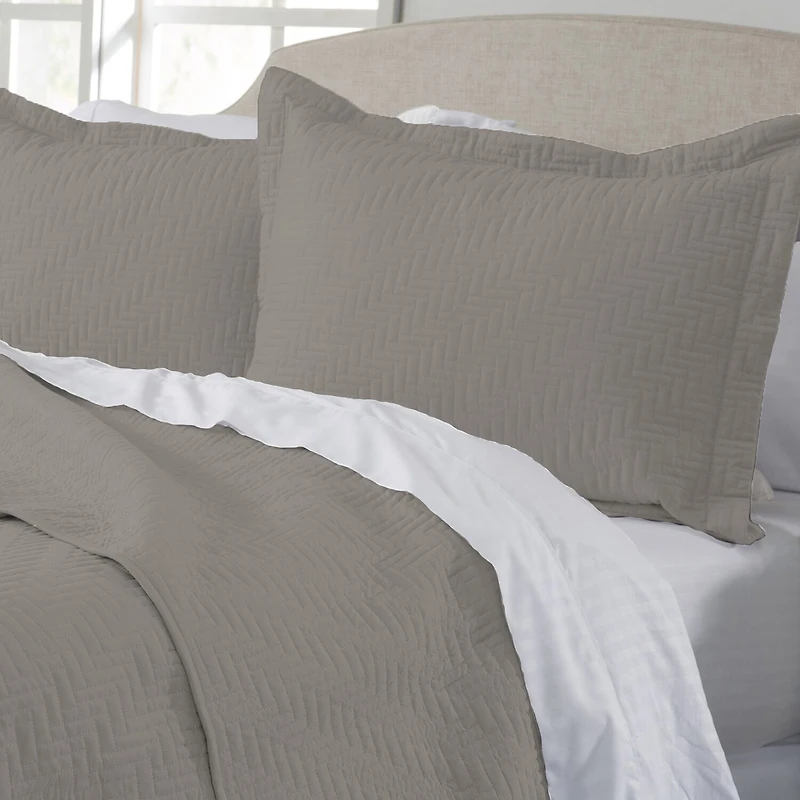 Linery Herringbone Stitched Quilt Set