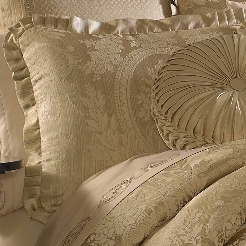 Queen Street 4-pc. Neopolitano Damask + Scroll Comforter Set