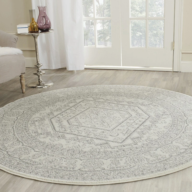 Safavieh Clyde Round Rug
