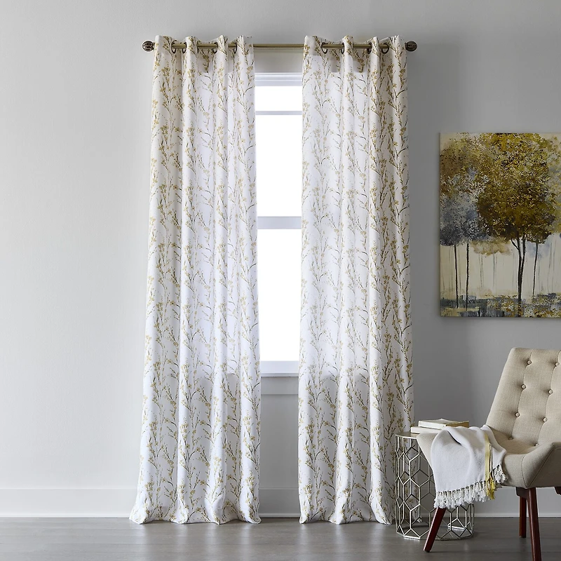 Regal Home Ayden Blossom Grommet Top Energy Saving Blackout Single Curtain Panel