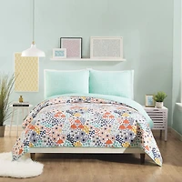 Makers Collective Elizabeth Olwen Mayflower Blush Quilt Set 3-pc. REVERSIBLE Quilt Set