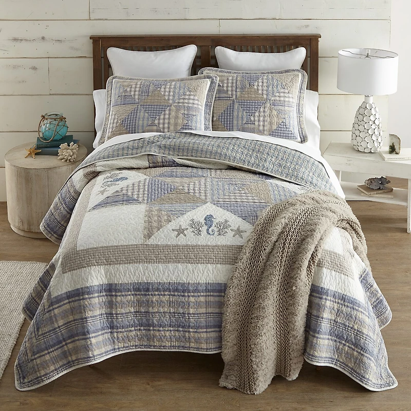 Donna Sharp Coastal Star Twin Embroidered Pieced Cotton Quilt Set