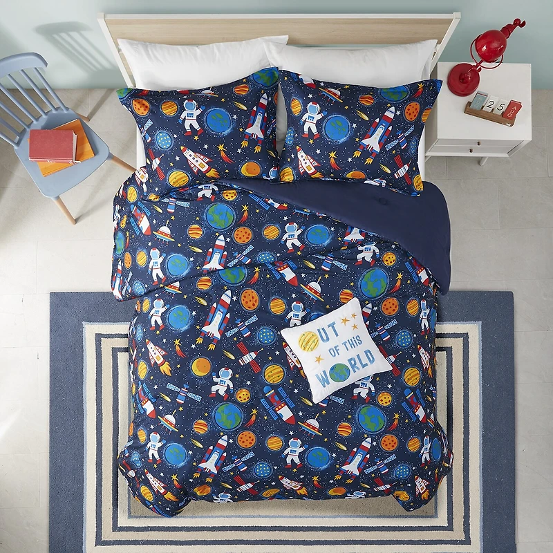 Intelligent Design Kids Conner Transportation Comforter Set with decorative pillow