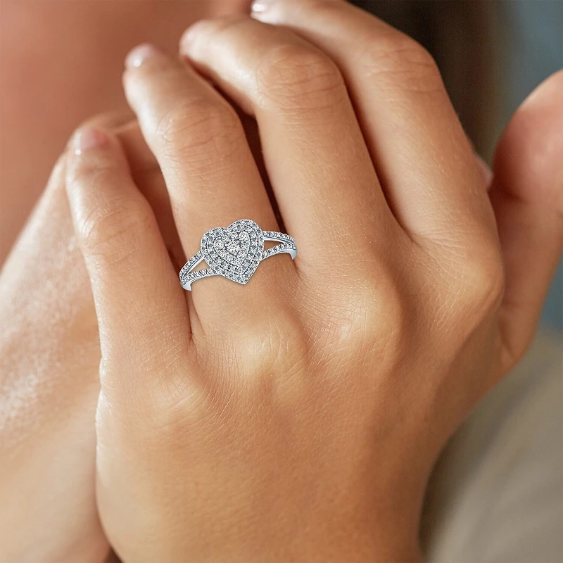 (G-H / Si2-I1) Womens 1/3 CT. T.W. Lab Grown White Diamond 10K Gold Heart Cocktail Ring