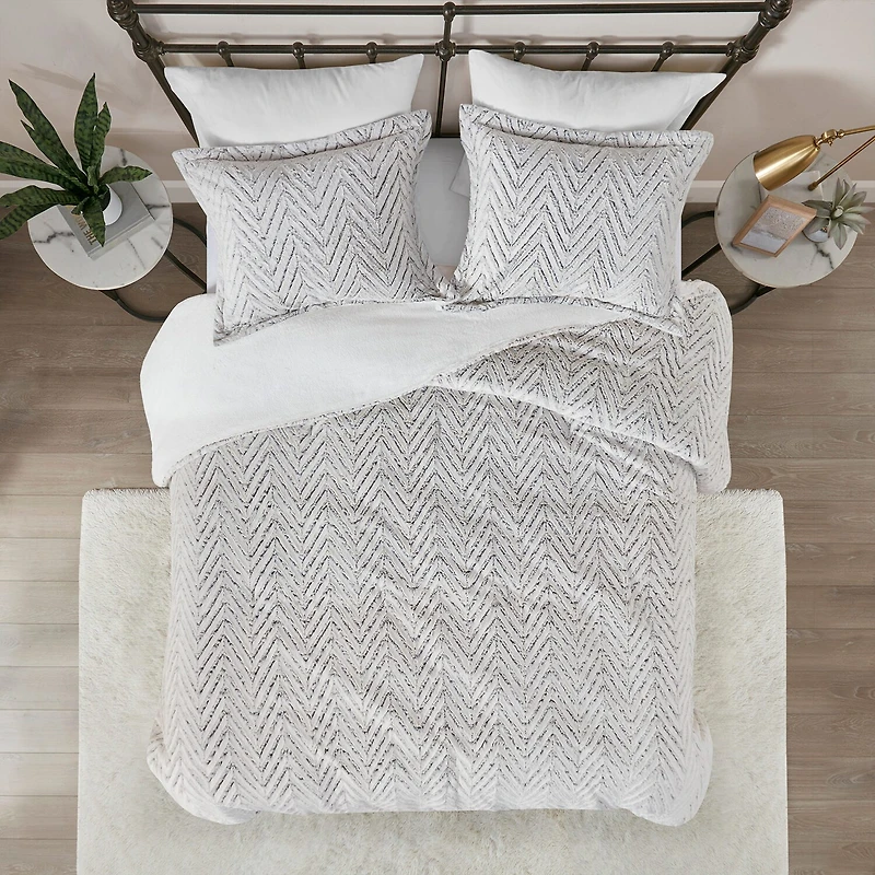 Madison Park Aurora Ultra Plush Down Alternative Easy Care Comforter Set