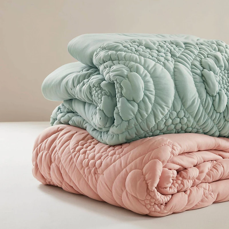 Madison Park Amelie Puffy Floral Easy Care Comforter Set