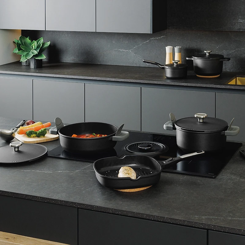 BergHOFF Leo Phantom Ceramic -qt. Non-Stick Stockpot