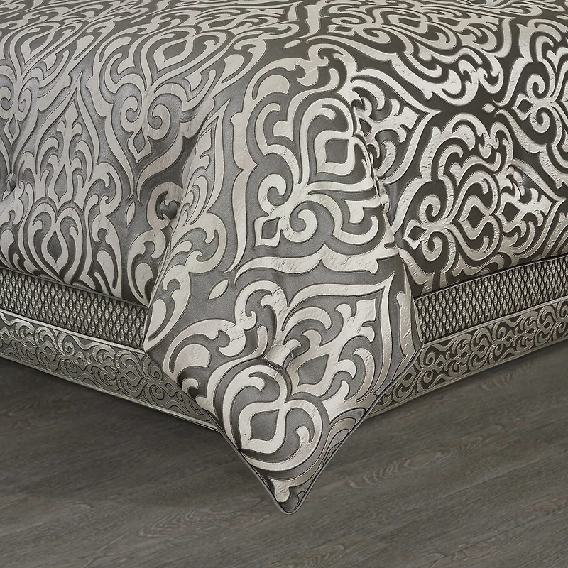 Queen Street Blythe Silver 4-pc. Midweight Comforter Set