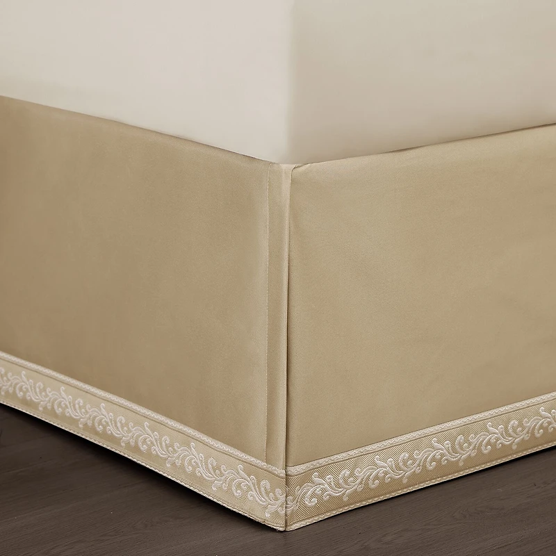 Queen Street Santina 4-pc. Midweight Comforter Set