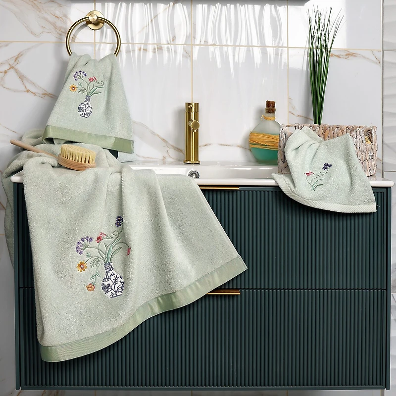 Linum Home Textiles Stella Embellished 3-pc. Bath Towel Set