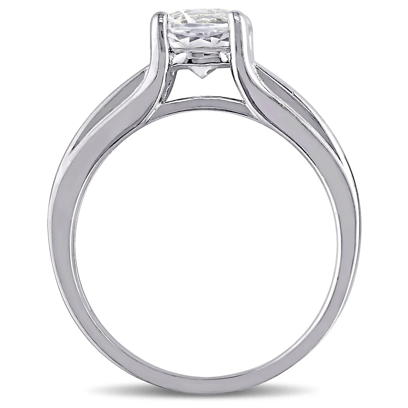 Midnight Black 1/6 CT. T.W. Color-Enhanced Diamond Engagement Ring