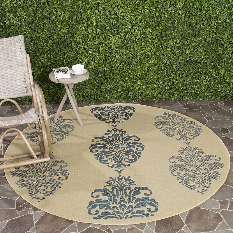 Safavieh Ray Floral Indoor Outdoor Round Area Rug