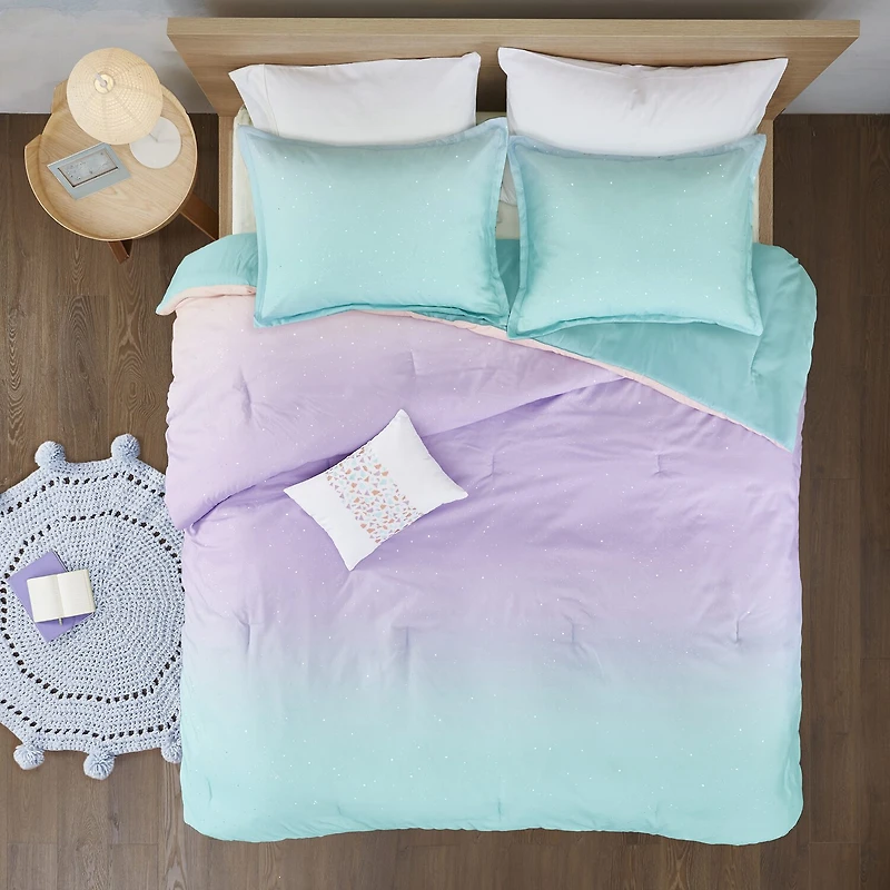 Intelligent Design Sparkle Metallic Glitter Printed Reversible Comforter Set with decorative pillow