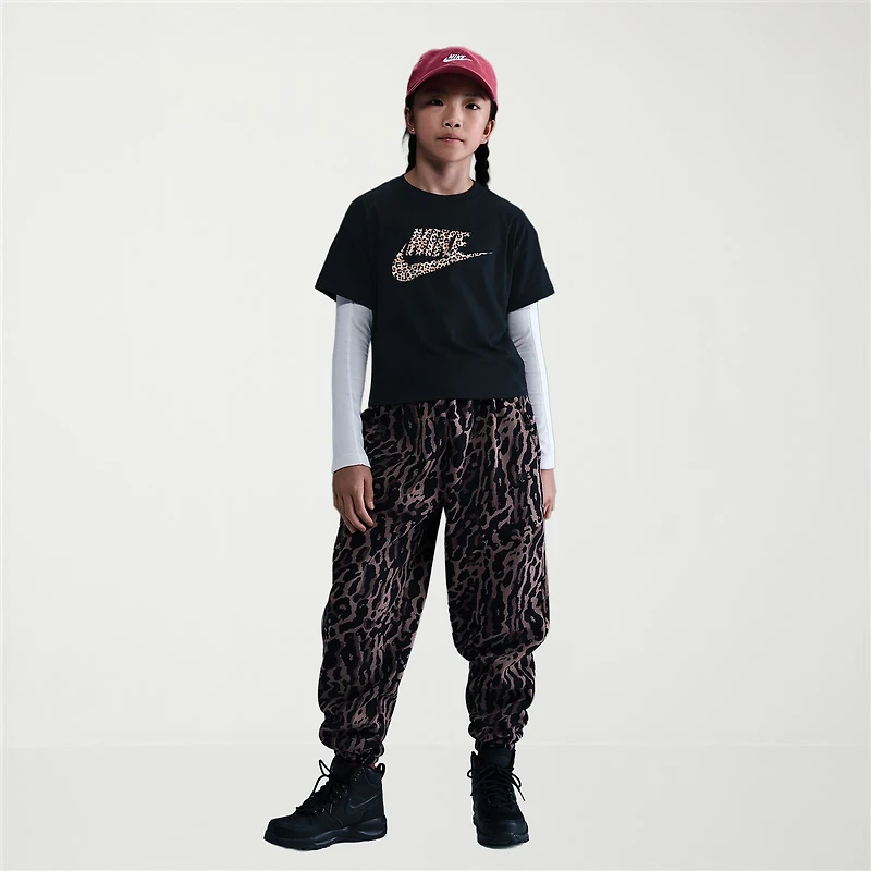 Nike Big Kid Girls Crew Neck Short Sleeve Boxy Fit Graphic T-Shirt