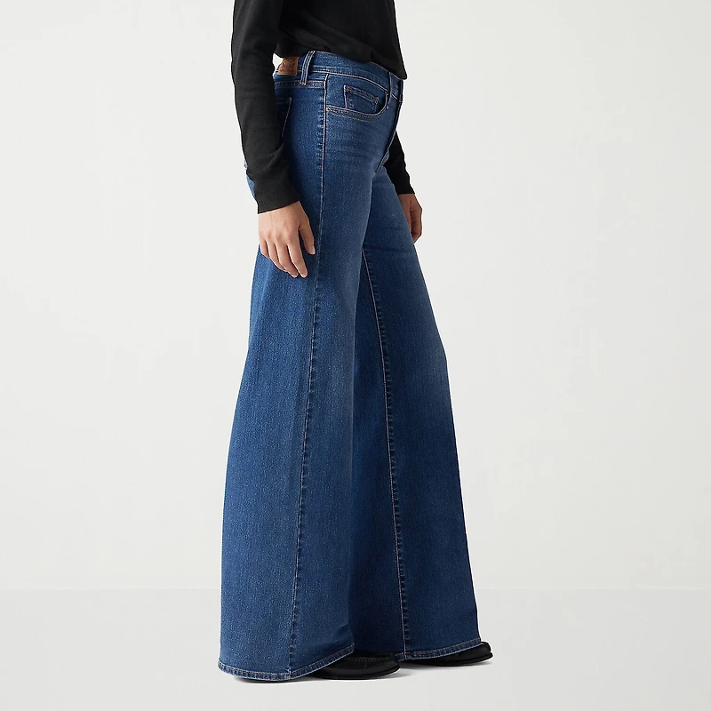 Levi's® Women’s Mid Rise 318 Shaping Wide Leg Jeans