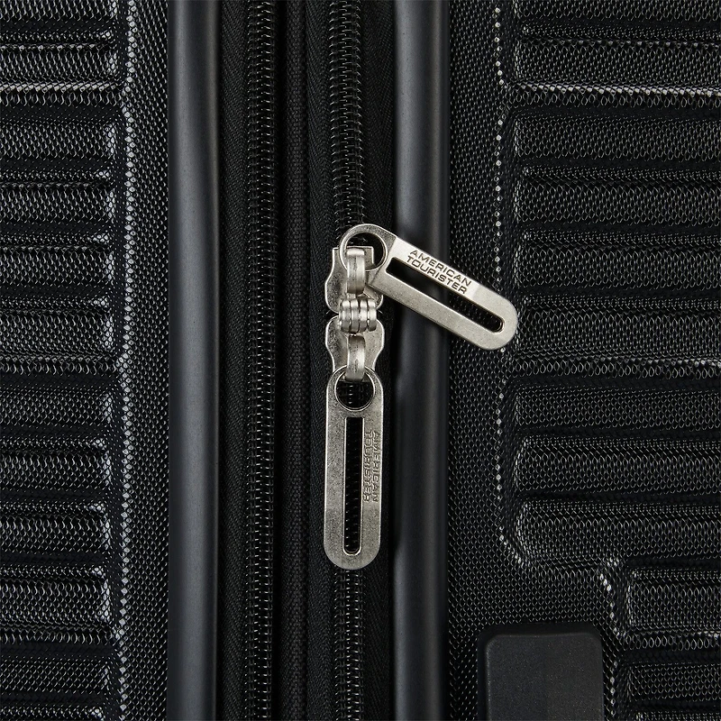 American Tourister Color Splash 28 Inch Hardside Expandable Checked Spinner Luggage