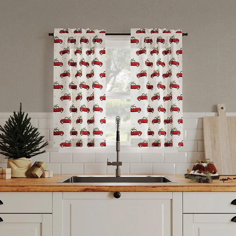 No 918 Christmas Truck Rod Pocket Tailored Valance