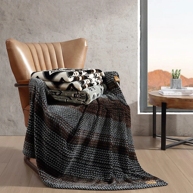 Wrangler Jesse Plush Washable Throw