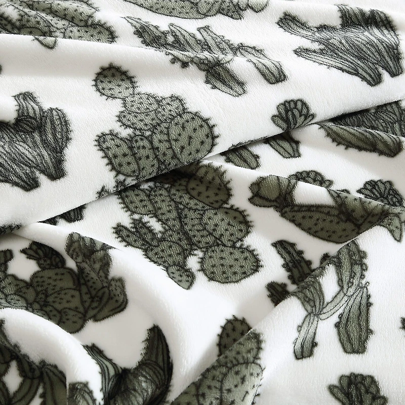 Wrangler Cactus Garden Washable Throw