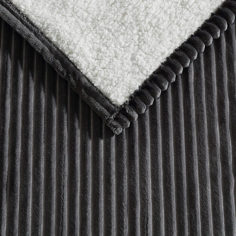 Eddie Bauer Mountain Valley Washable Throw