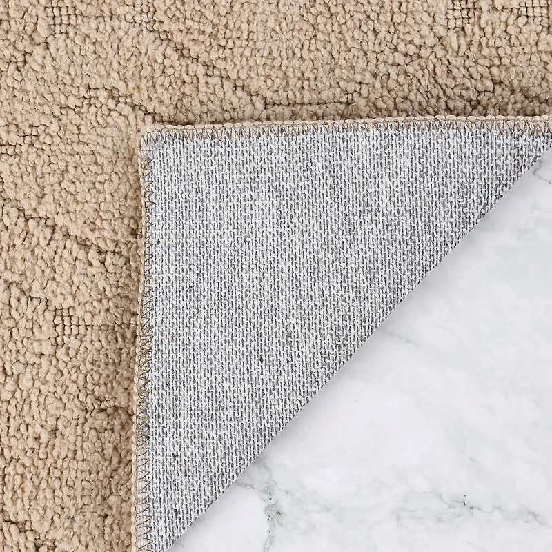 SUPERIOR® Brou 2-Pc Diamond Lattice Bath Rug