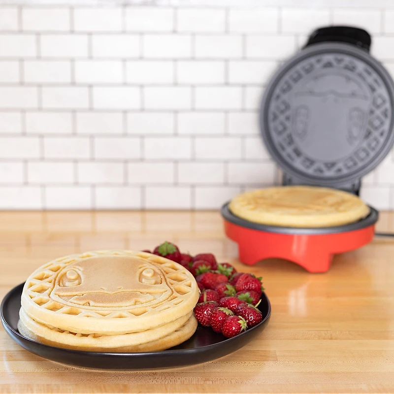 Uncanny Brands Pokémon Charmander Waffle Maker - Make Bounty Charmander Waffles - Kitchen Appliance