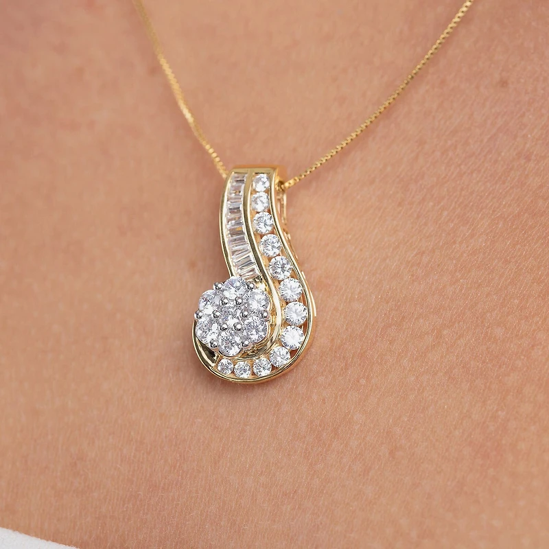 Diamond Blossom (G / Si2) Womens 2 CT. T.W. Lab Grown White Diamond 10K Gold Flower 18 Inch Pendant Necklace