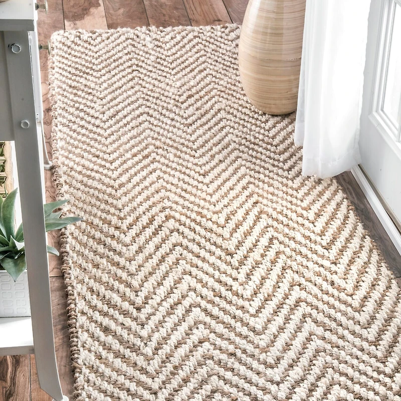 nuLoom Hand Woven Vania Chevron Jute Rug
