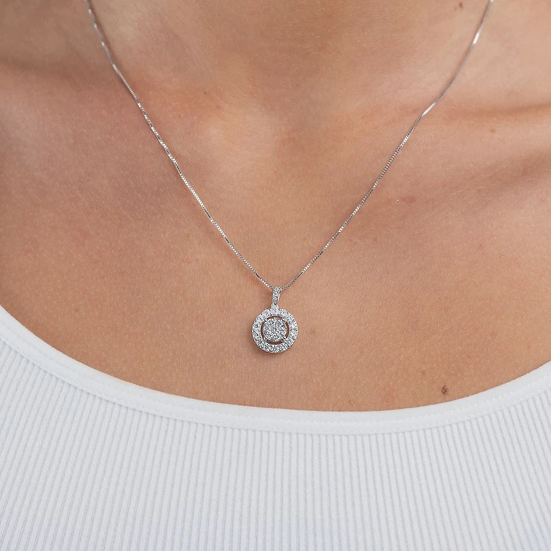 Diamond Blossom (G / Si2) Womens 1 CT. T.W. Lab Grown White Diamond 10K Gold Round 18 Inch Pendant Necklace