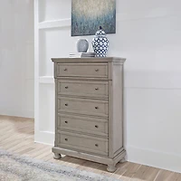 Signature Design by Ashley Lettner 5-Drawer Chest of Drawers in Light Gray