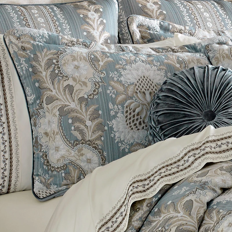 Queen Street Clorinda 4-pc. Damask + Scroll Comforter Set