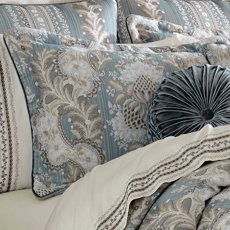 Queen Street Clorinda 4-pc. Damask + Scroll Comforter Set