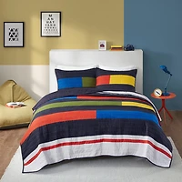 Intelligent Design Emmett Stripe Quilt Set