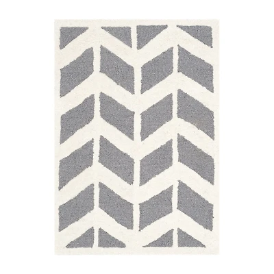 Safavieh Darius Chevron Area Rug