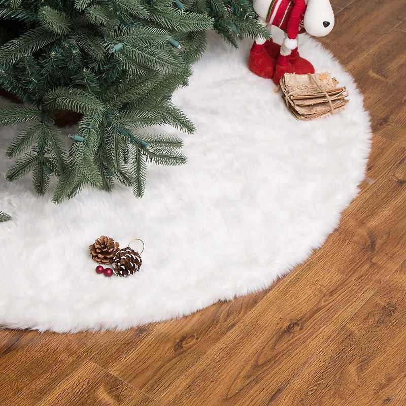 Glitzhome White Plush Indoor Tree Skirt