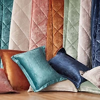 Intelligent Design Isabel Velvet Duvet Cover Set with decorative pillow