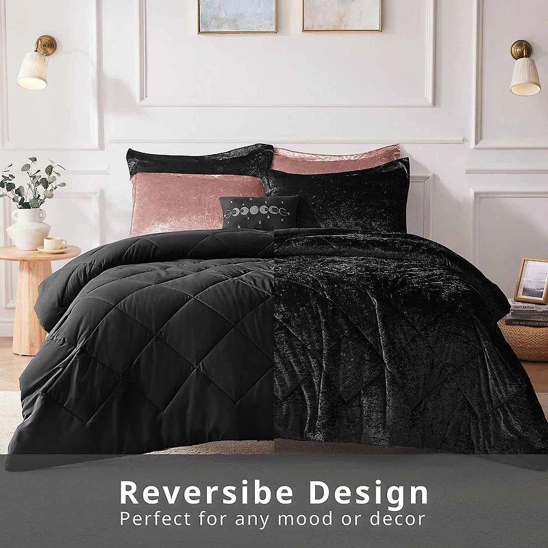 Intelligent Design Isabel Velvet Duvet Cover Set with decorative pillow