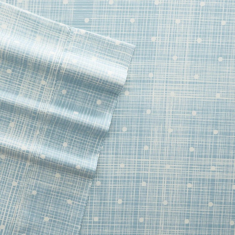 Casual Comfort™ Premium Ultra Soft Polka Dot Pattern Microfiber Wrinkle Free Sheet Set