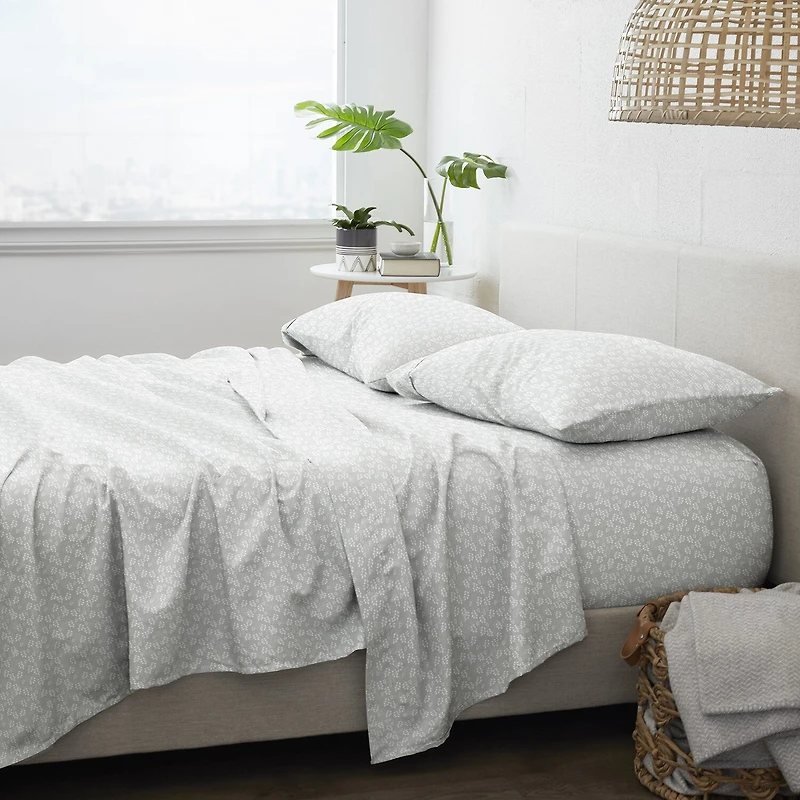 Casual Comfort™ Premium Ultra Soft Wheat Pattern Microfiber Wrinkle Free Sheet Set