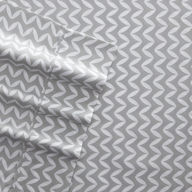 Casual Comfort™ Premium Ultra Soft Puffed Chevron Pattern Sheet Set