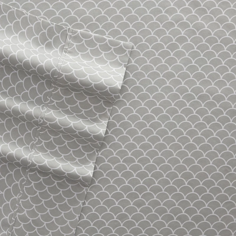 Casual Comfort™ Premium Ultra Soft Scallops Pattern Sheet Set