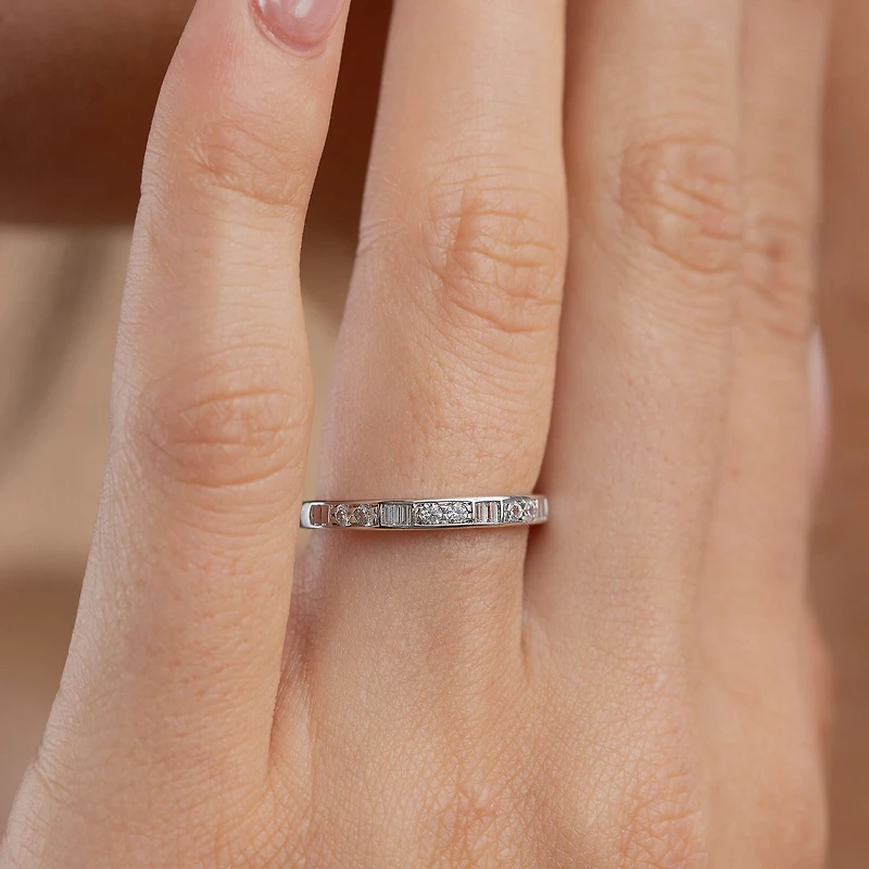 (H / I1) Womens 2MM 1/4 CT. T.W. Lab Grown White Diamond 10K Gold Wedding Band