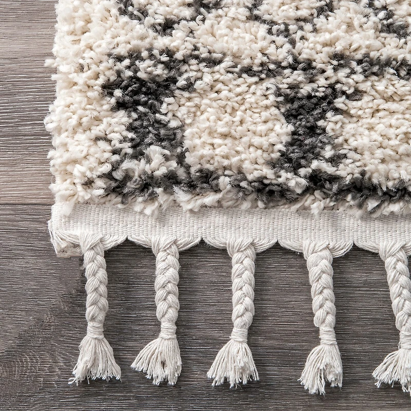 nuLoom Vasiliki Moroccan Tribal Tassel Area Rug