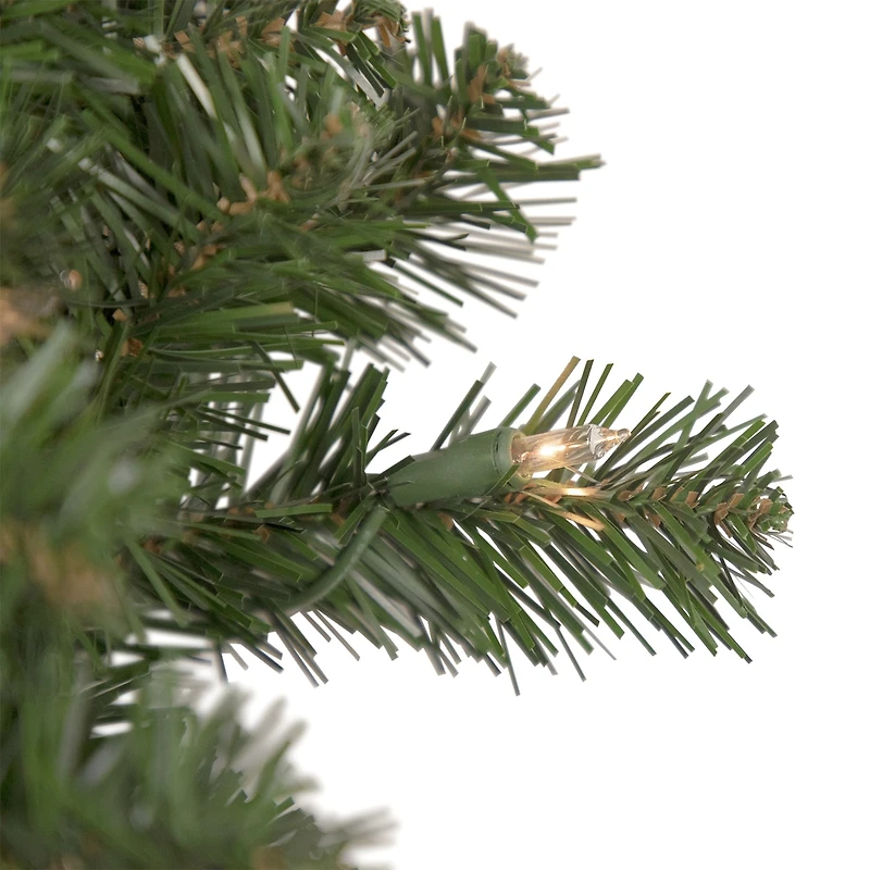 Northlight Green Deluxe Windsor Pine Artificial 72-Inch Clear Lights Pre-Lit Wreath