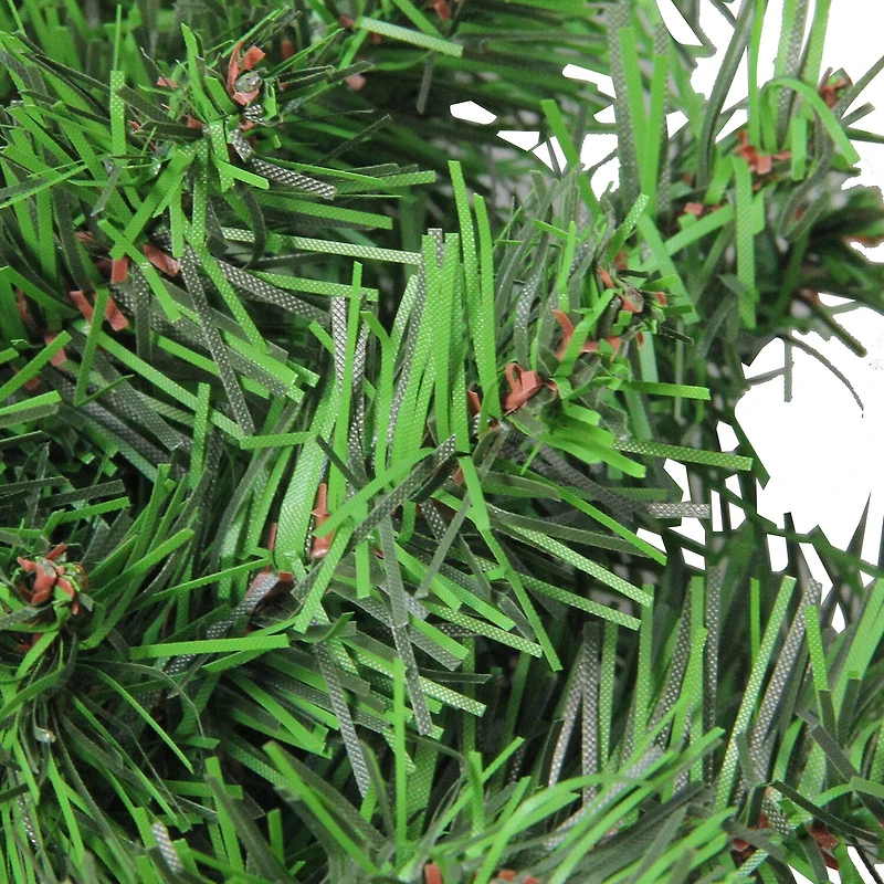 Colorado Spruce Artificial Christmas Wreath 16-Inch Unlit